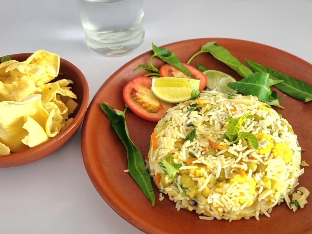Coral Inn Thulusdhoo Bagian luar foto