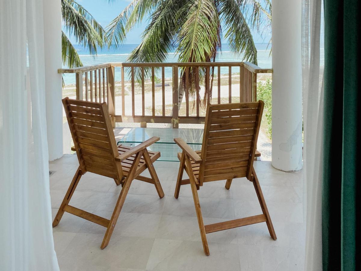 Coral Inn Thulusdhoo Bagian luar foto