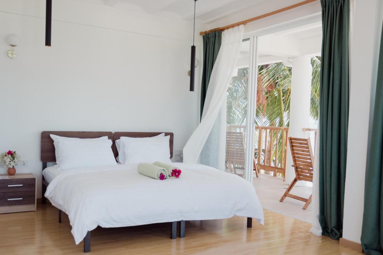 Coral Inn Thulusdhoo Bagian luar foto