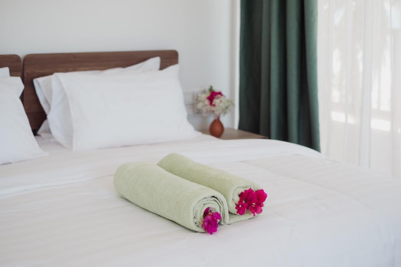 Coral Inn Thulusdhoo Bagian luar foto
