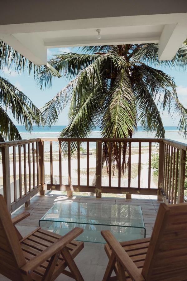 Coral Inn Thulusdhoo Bagian luar foto