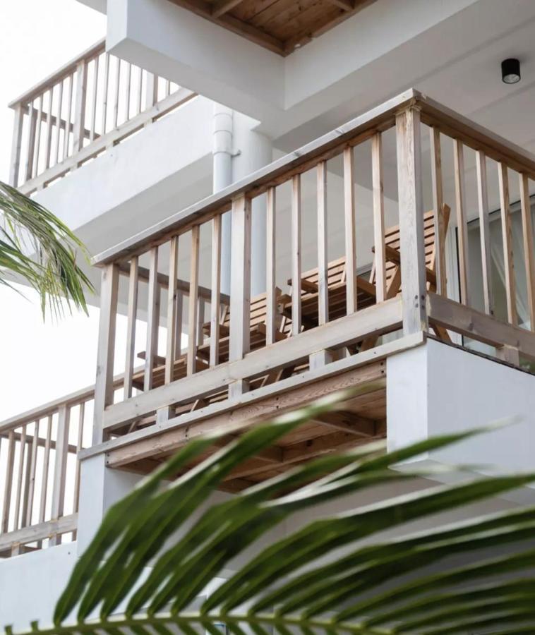 Coral Inn Thulusdhoo Bagian luar foto