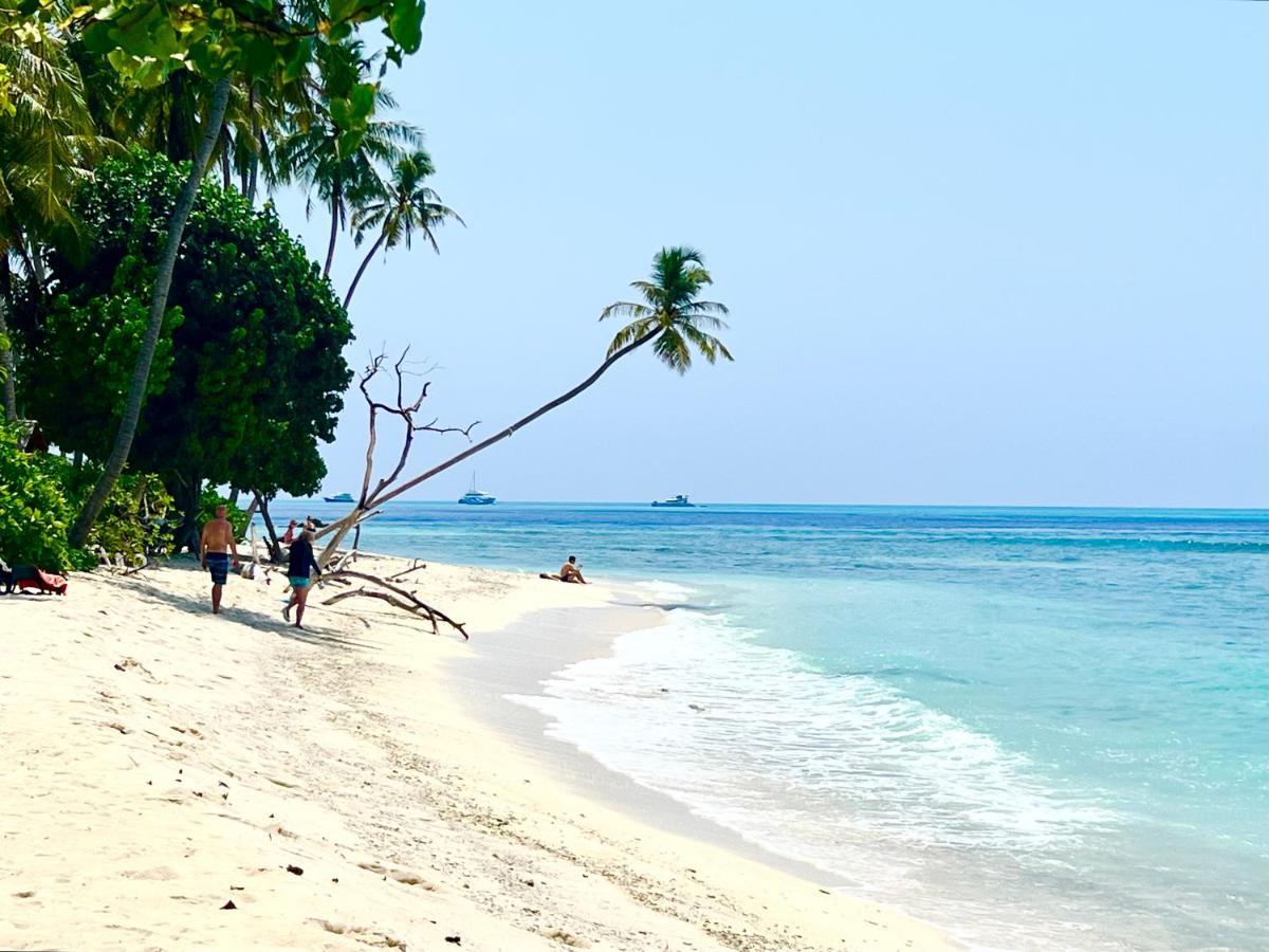 Coral Inn Thulusdhoo Bagian luar foto