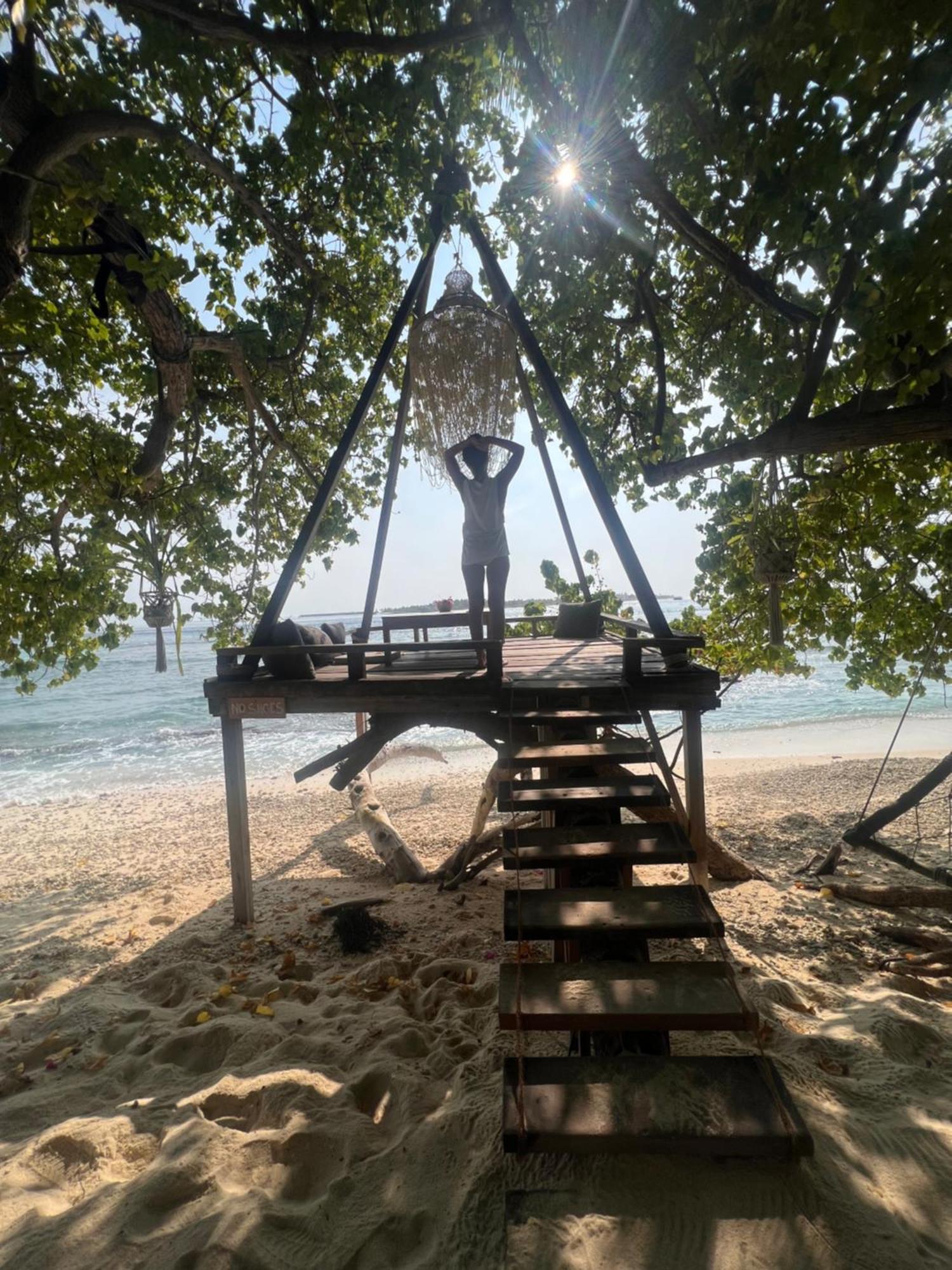 Coral Inn Thulusdhoo Bagian luar foto
