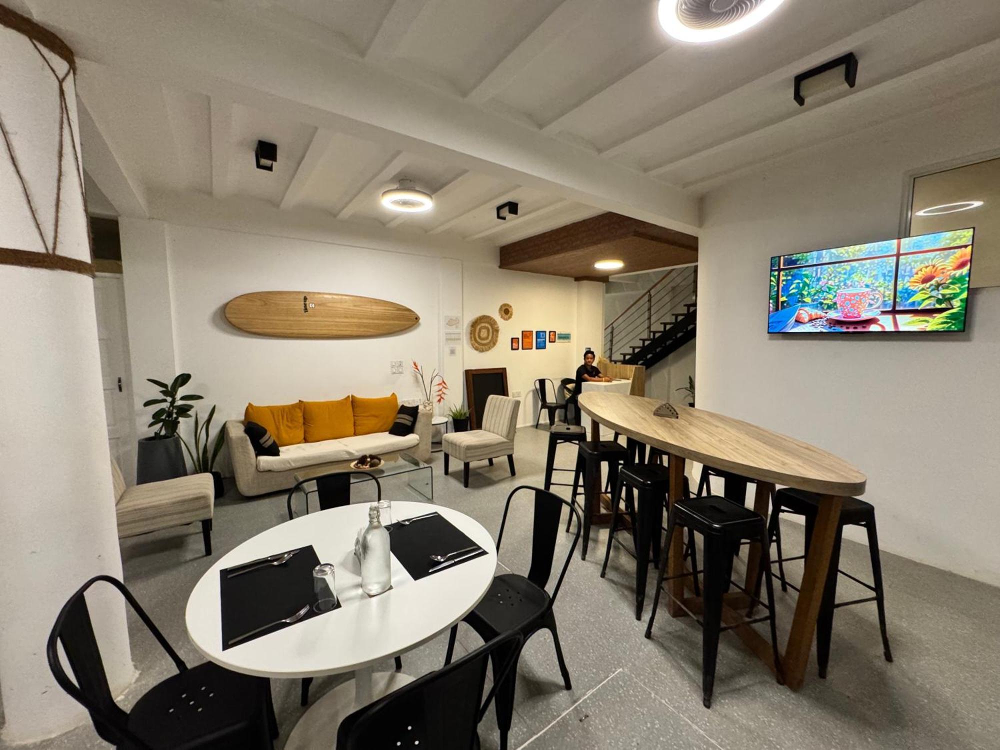 Coral Inn Thulusdhoo Bagian luar foto